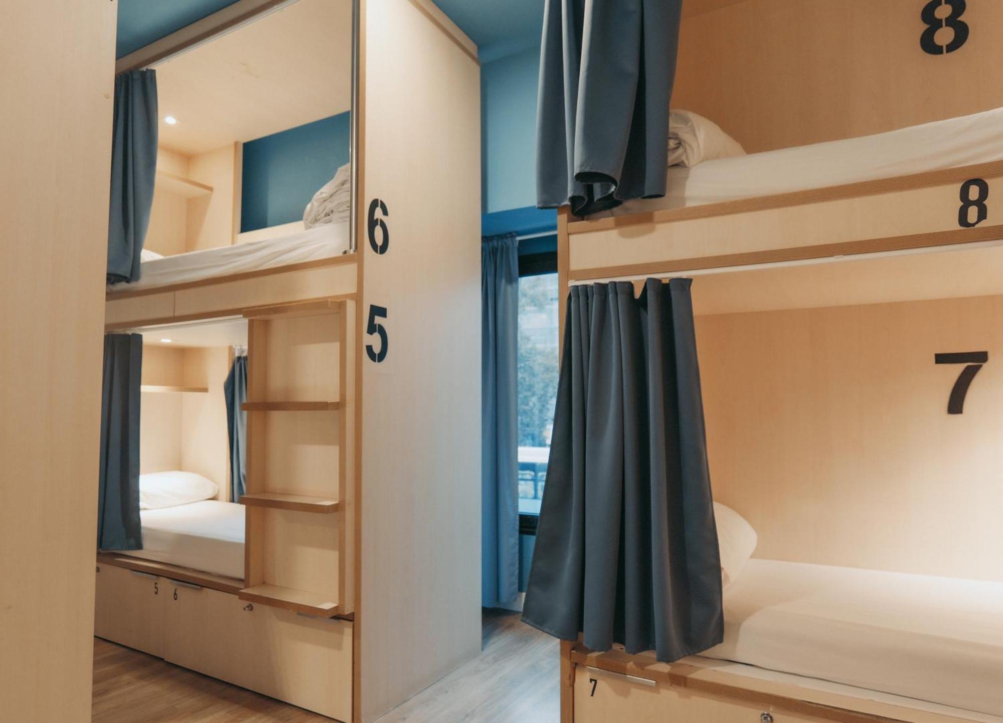 Mola Hostel Madrid Exterior photo