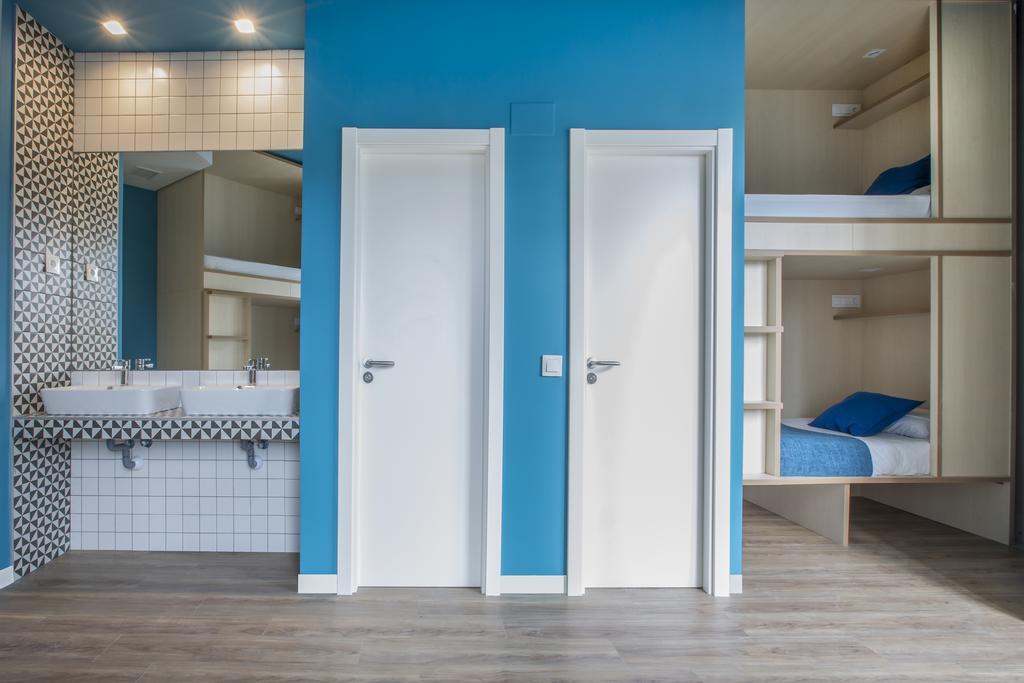Mola Hostel Madrid Room photo